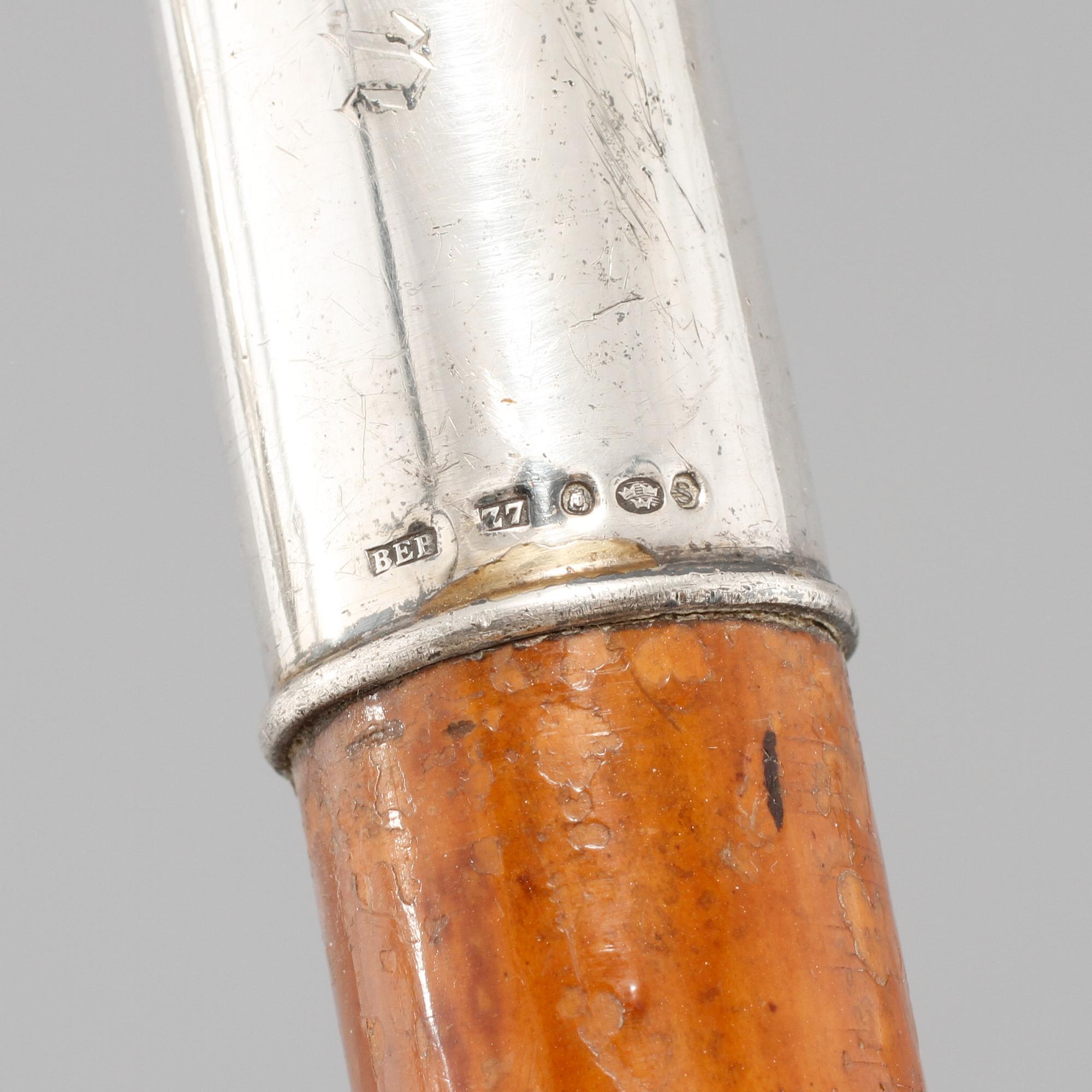 KÄPPAR, 5 st, varav tre med silverkrycka, 1900-tal.