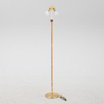 Paavo Tynell, golvlampa, modell "9602", Gubi, Danmark.