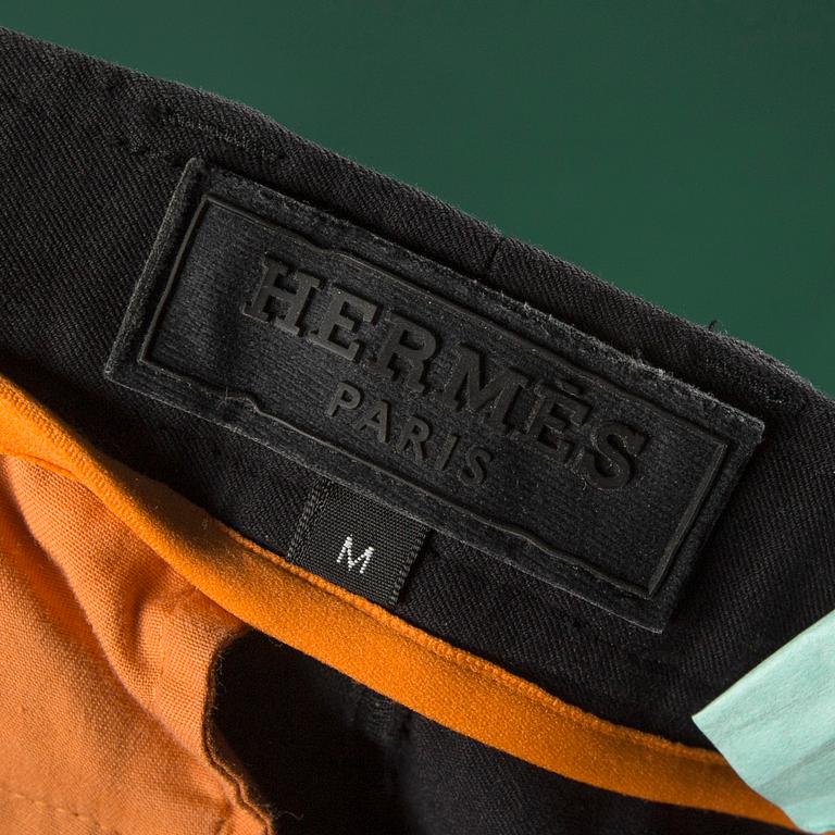 A pants by HERMÈS, in size M(FR).