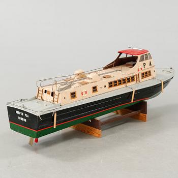 A 20th century model boat, "Vosper PL4".