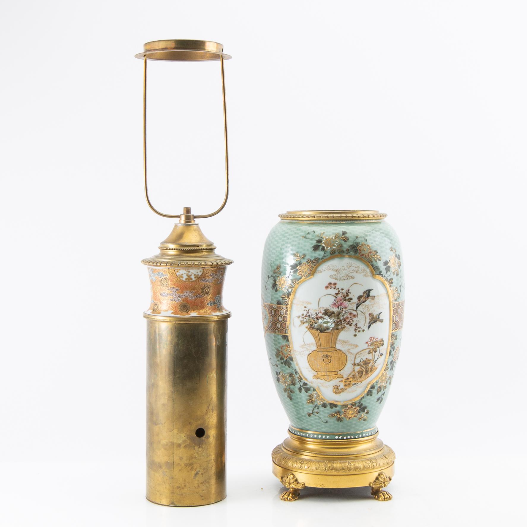 Bordslampa troligen Japan tidigt 1900-tal porslin och metall.