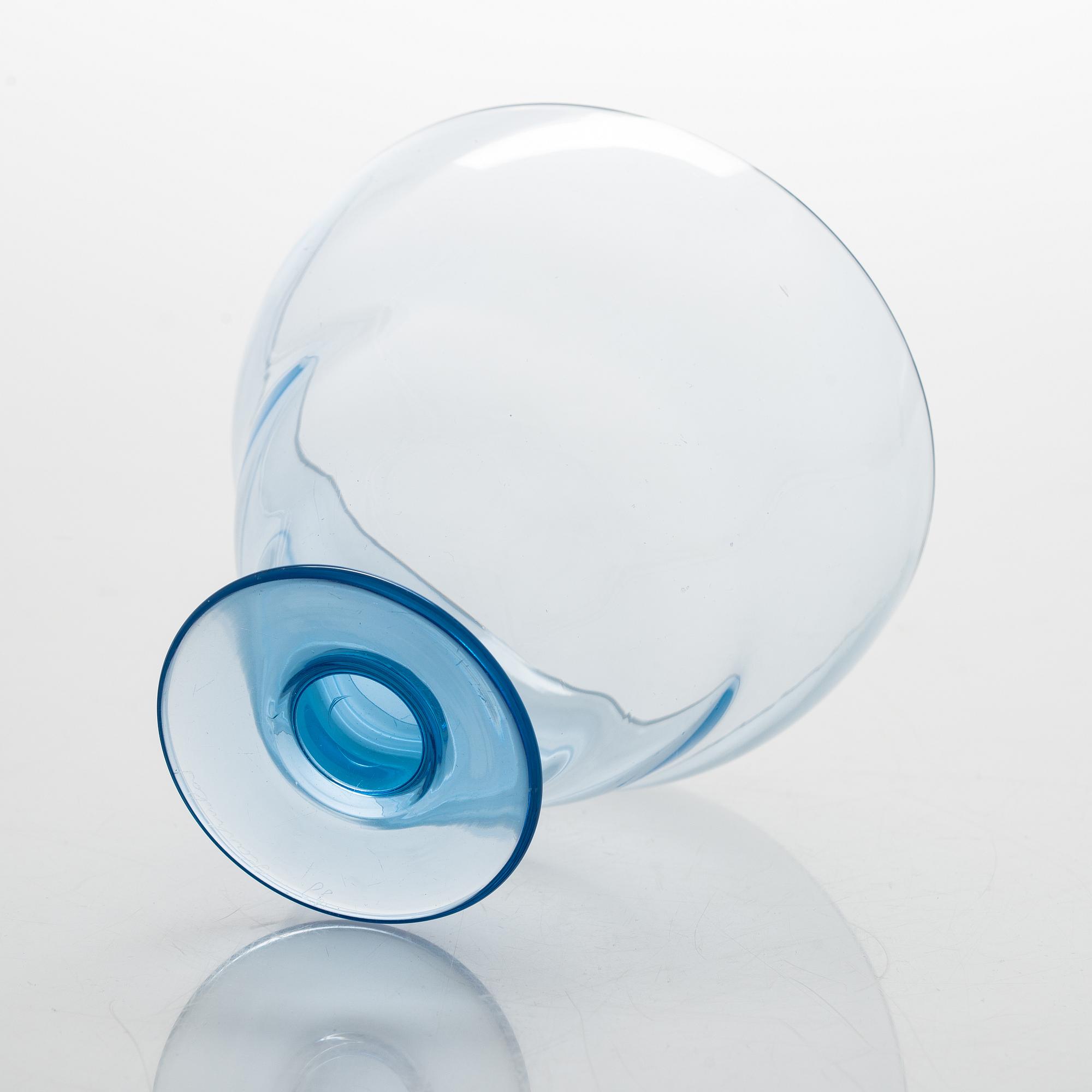 Gunilla Jung, a 1930's bowl signed GJ for Karhula Glassworks.
