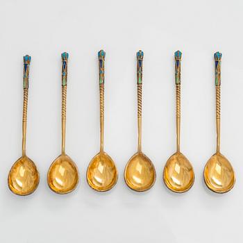 A set of six cloisonné enamel silver gilt teaspoons, Moscow 1898-1914.