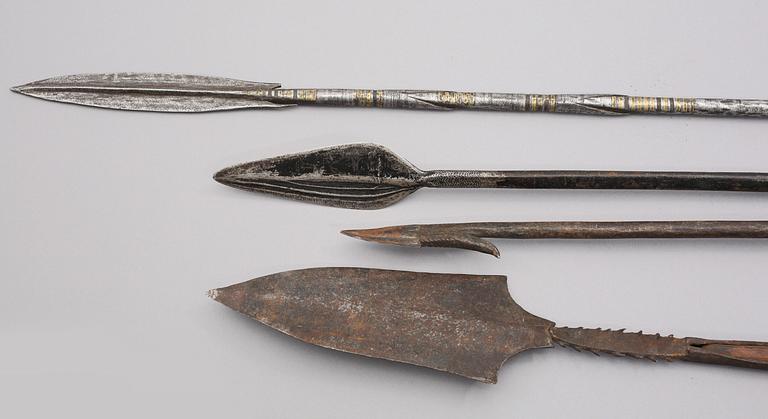 VAPEN, 12 st, troligen Afrika, 1800/1900-tal.
