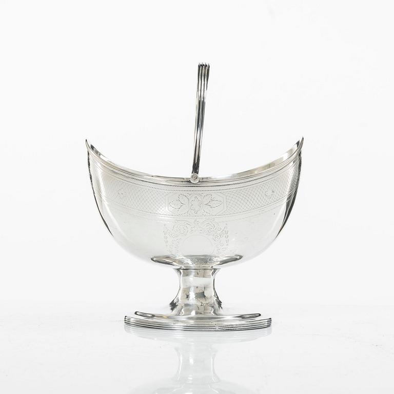 A silver bowl with handle, mark of Alexander Field, London, England 1800.