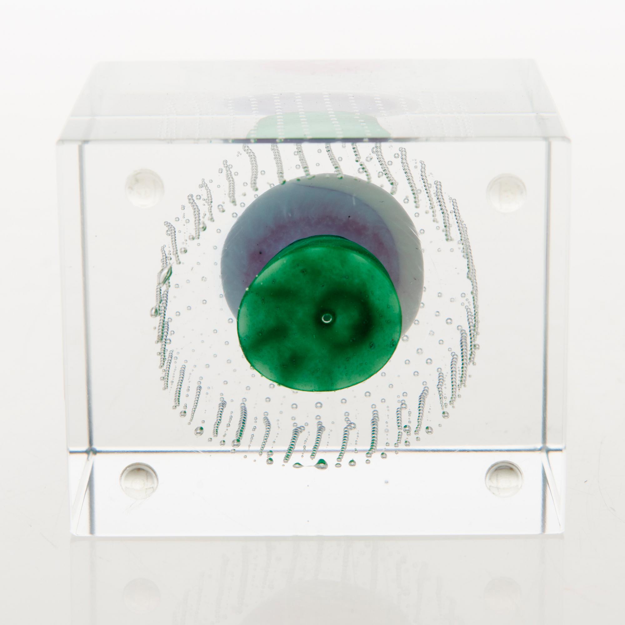 OIVA TOIKKA, AN ANNUAL CUBE, signed Oiva Toikka, Nuutajärvi 1995, numbered 579/2000.