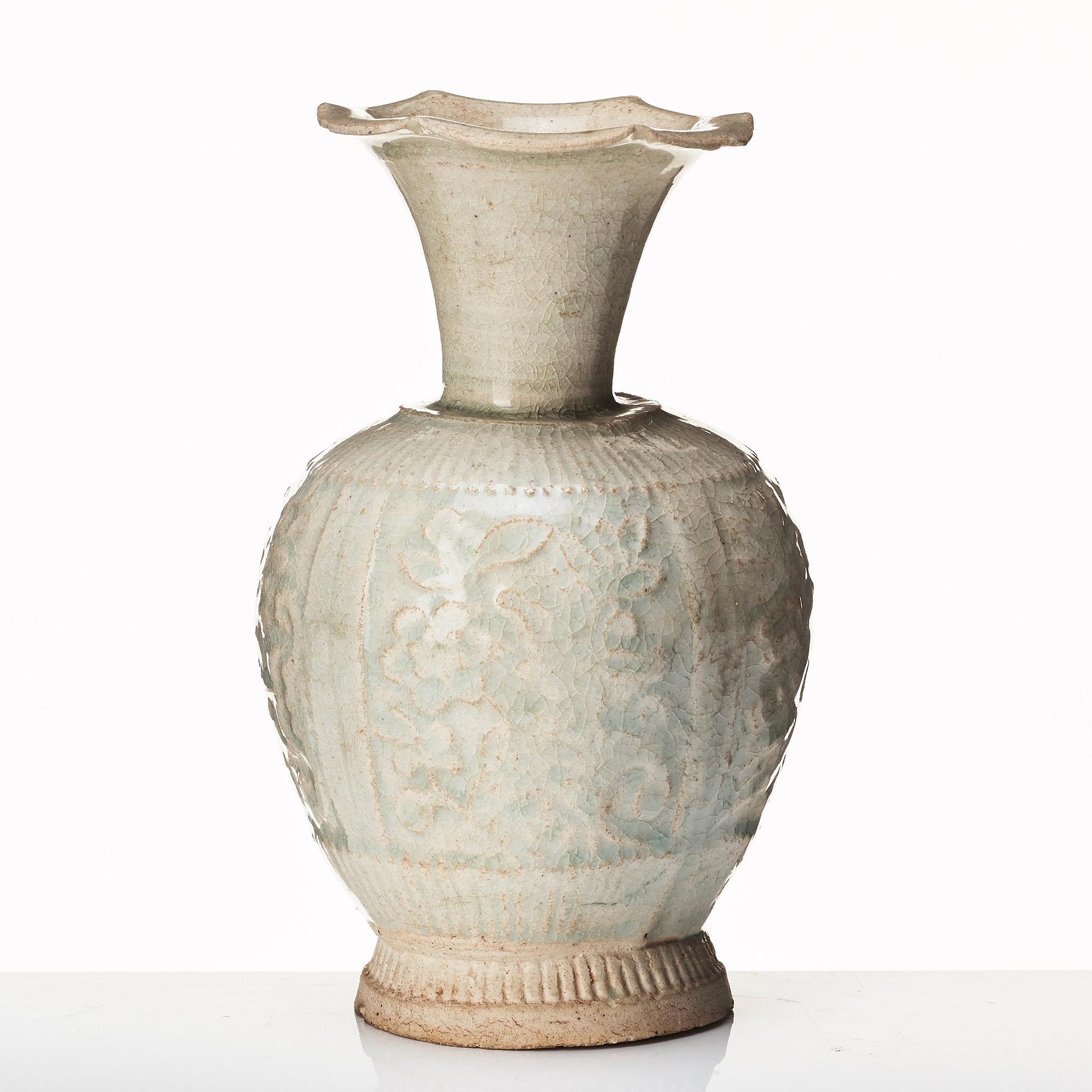 Vas, qinbaiporslin. Yuandynastin (1260-1368).