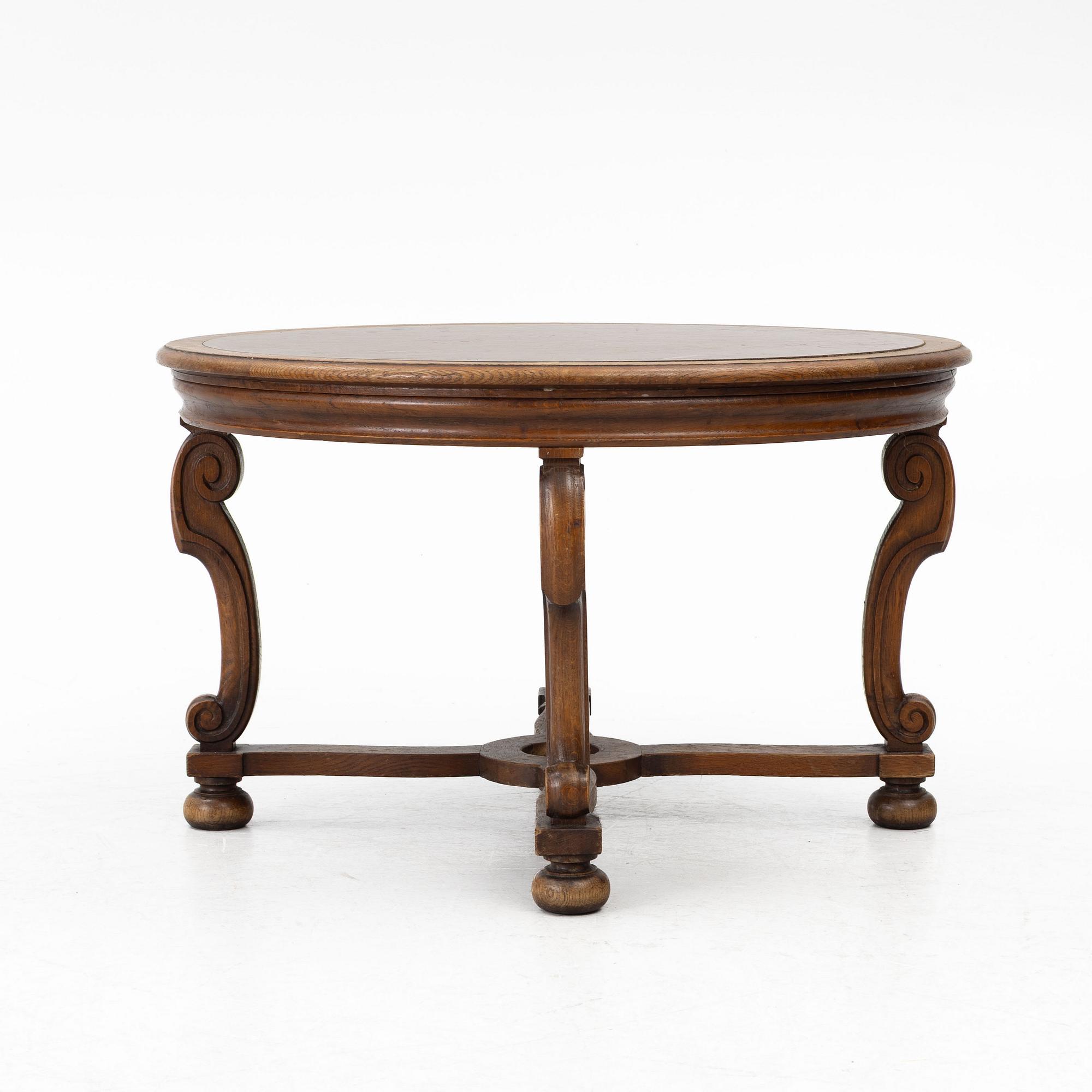 Coffee table, first half of the 20th century.