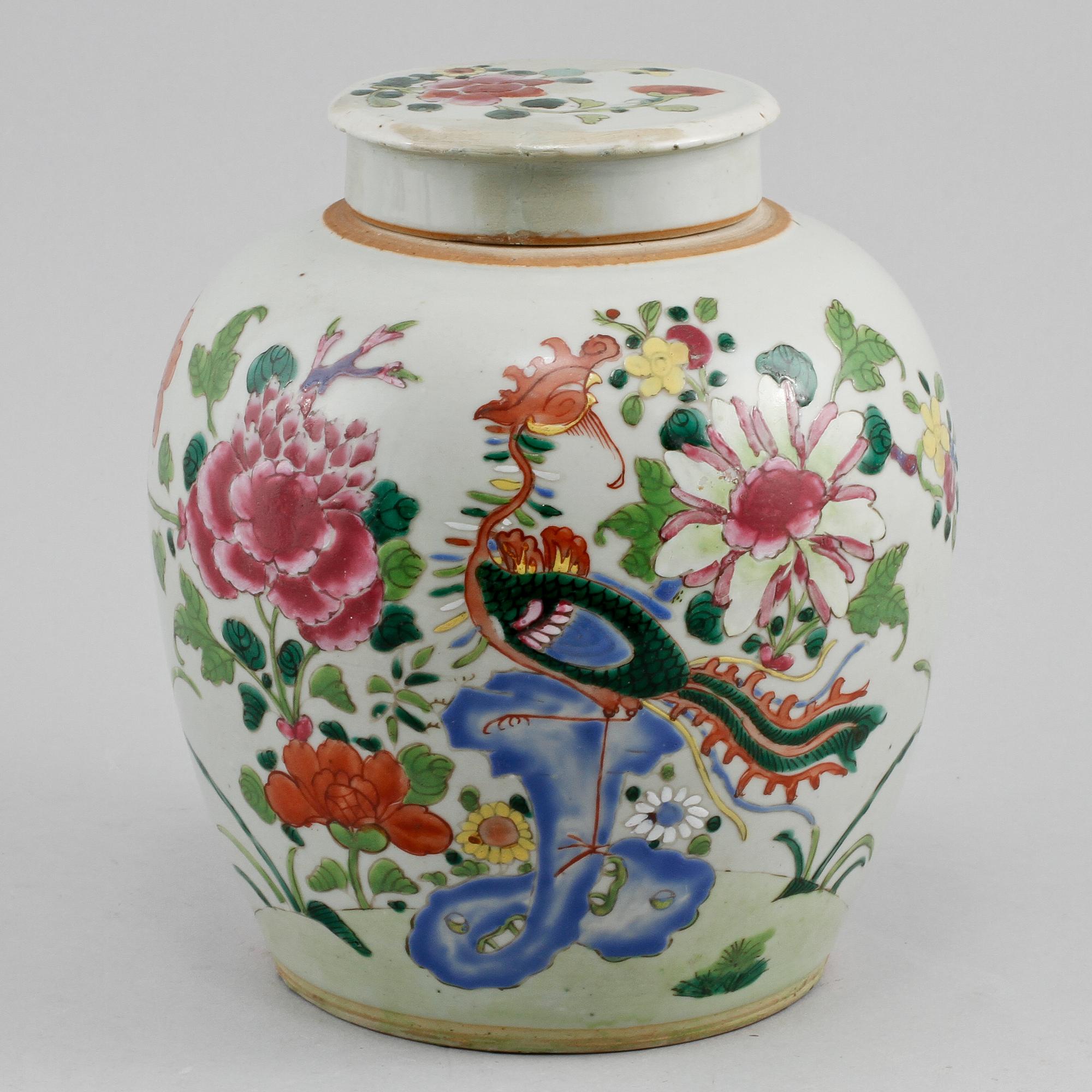 LOCKURNA, porslin, Kina, 1900-talets första hälft.
