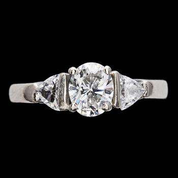 1078. RING, oval brilliant cut diamond, app. 1 cts.