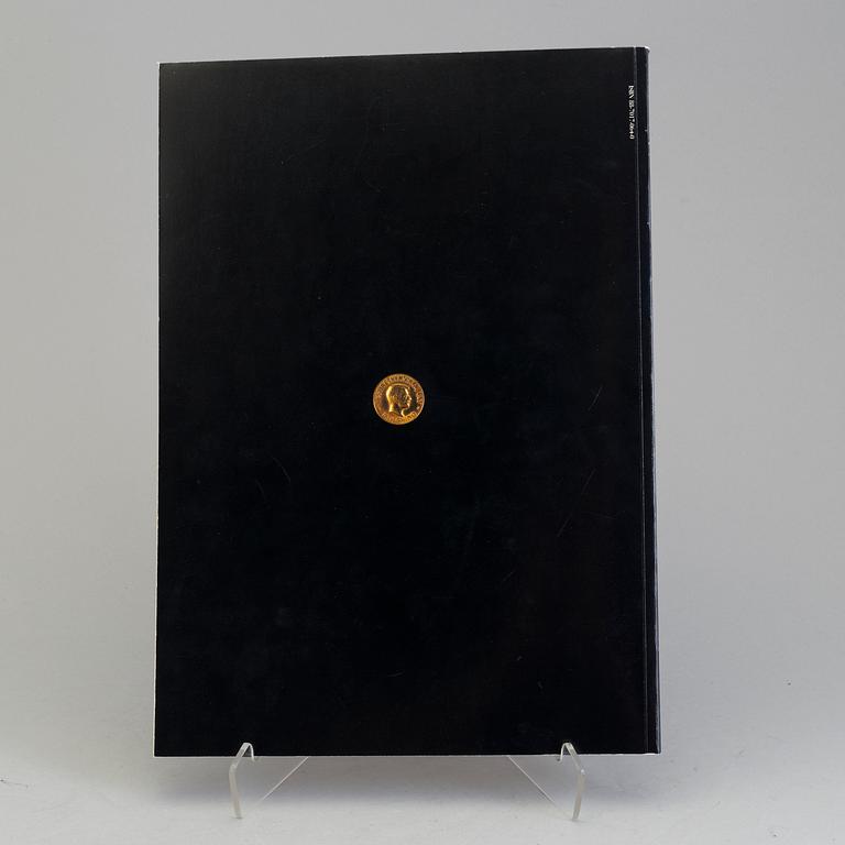 BOOK," To be, or not to be, that's fashion!" by Moschino, Idea Books 1988.
