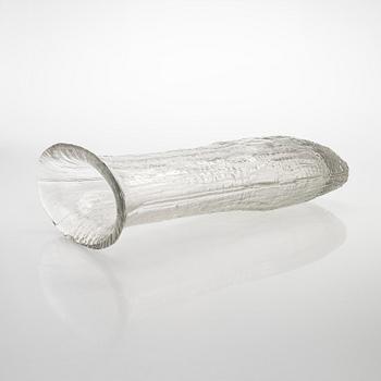 Timo Sarpaneva, A glass vase from "Finlandia"- series, signed Timo Sarpaneva.