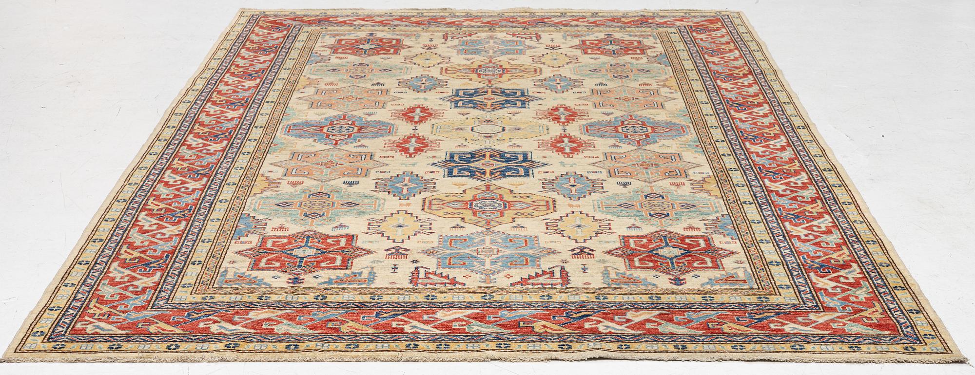 Rug, Pakistan. approx. 300 x 210 cm.
