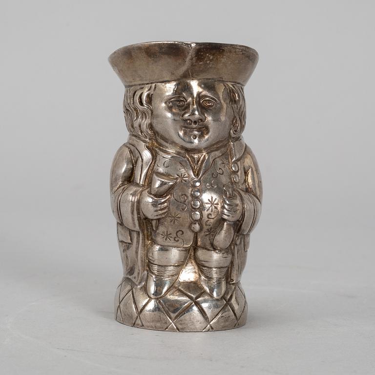 A small silver jug, late 19th-early 20th century.