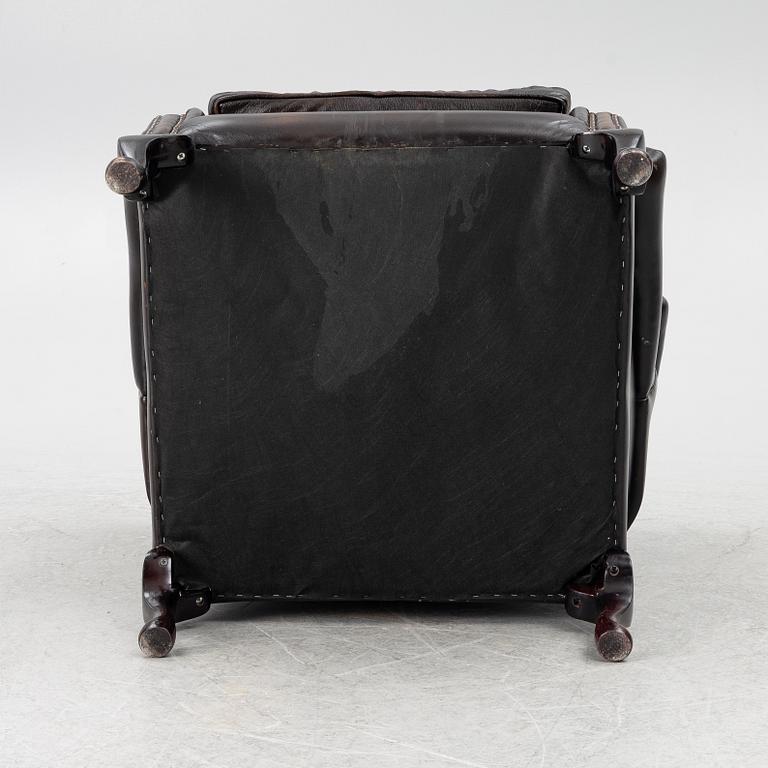 Fåtölj, engelsk stil, 1900-talet andra häkft.