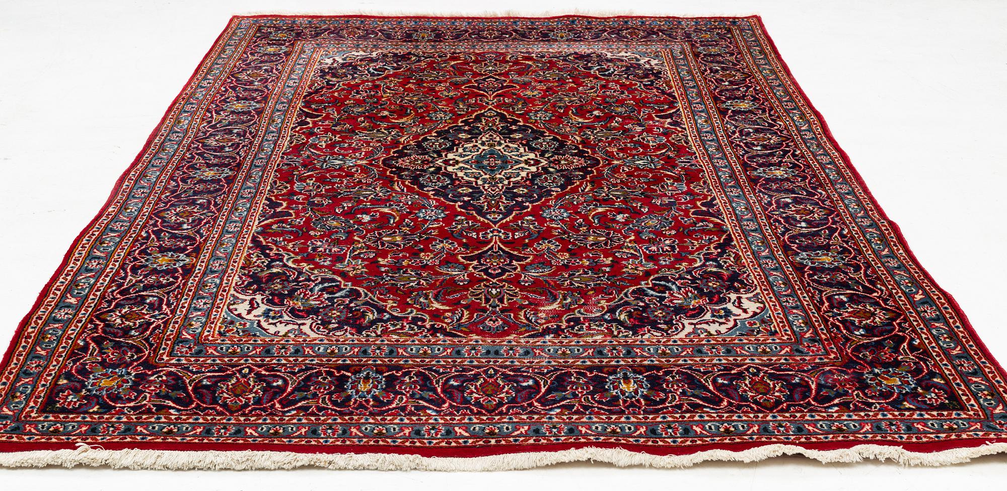 An Ardekan carpet, ca 300 x 190 cm.