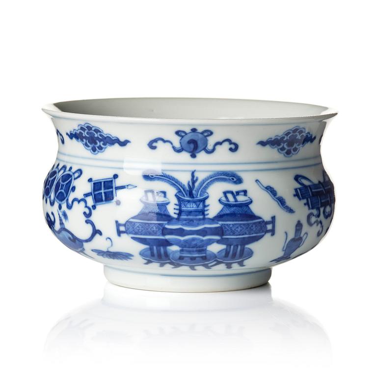A blue and white censer, Qing dynasty, Kangxi (1662-1722).