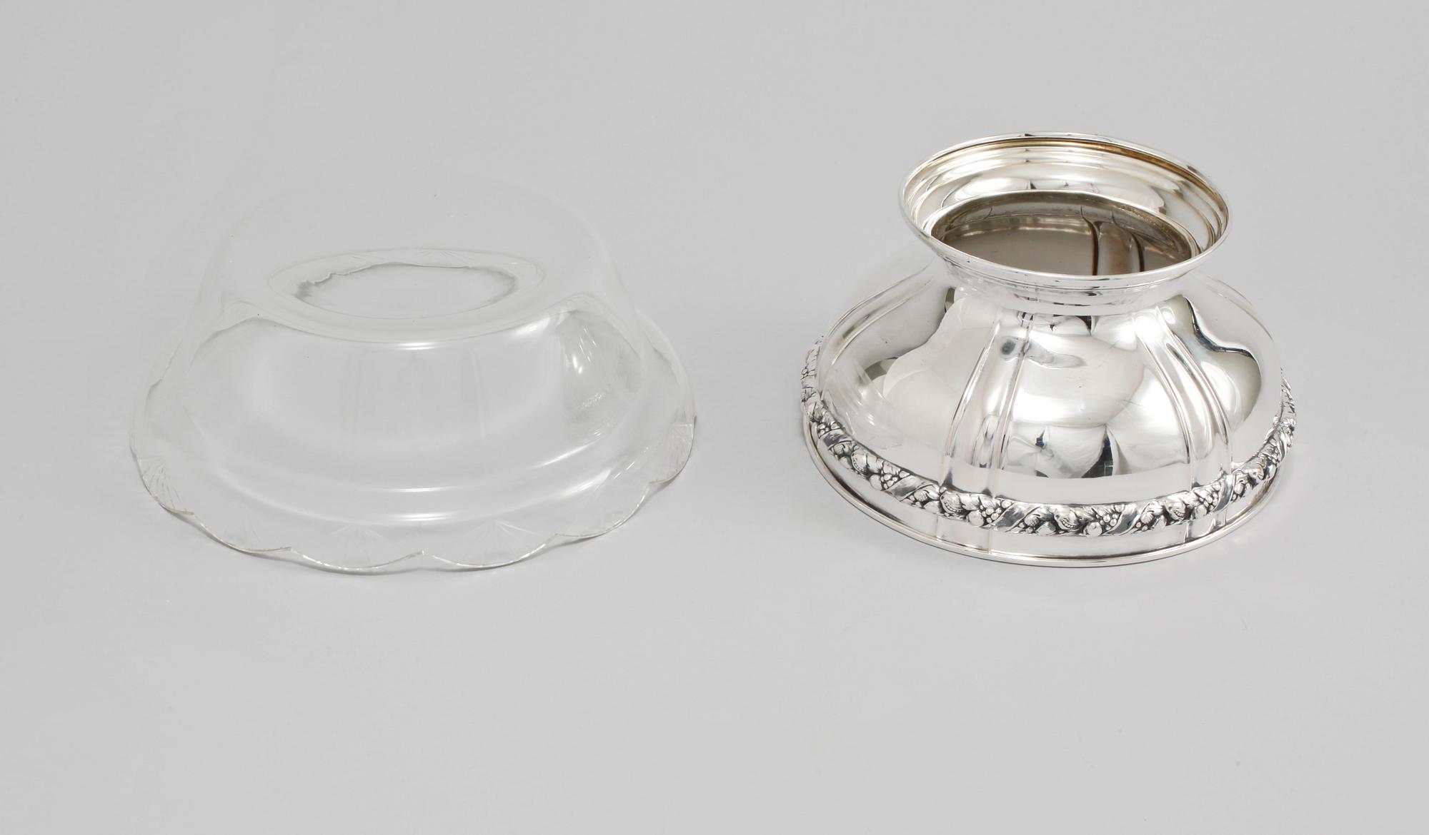 SKÅL, silver och glas, Göteborg, 1916, vikt exklusive glas 260 gram.