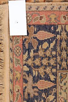 SEMI-ANTIQUE KAYSERI. 175,5 (plus about 1,5 cm flat weave at each end) x 120,5 cm.