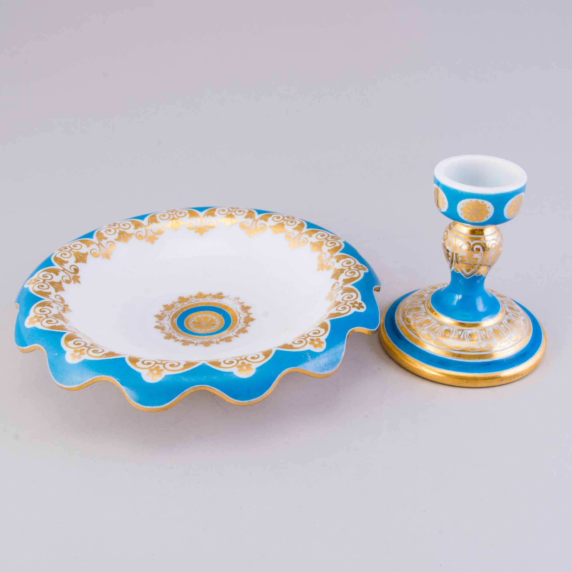 TAZZA, painted and gilt opal glass, Russian middle of the 19th century.