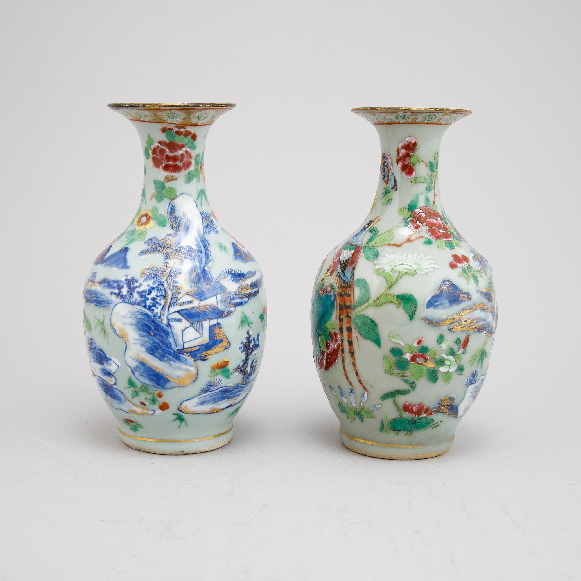 Two similar, Chinese porcelain vases, around the year 1900.
