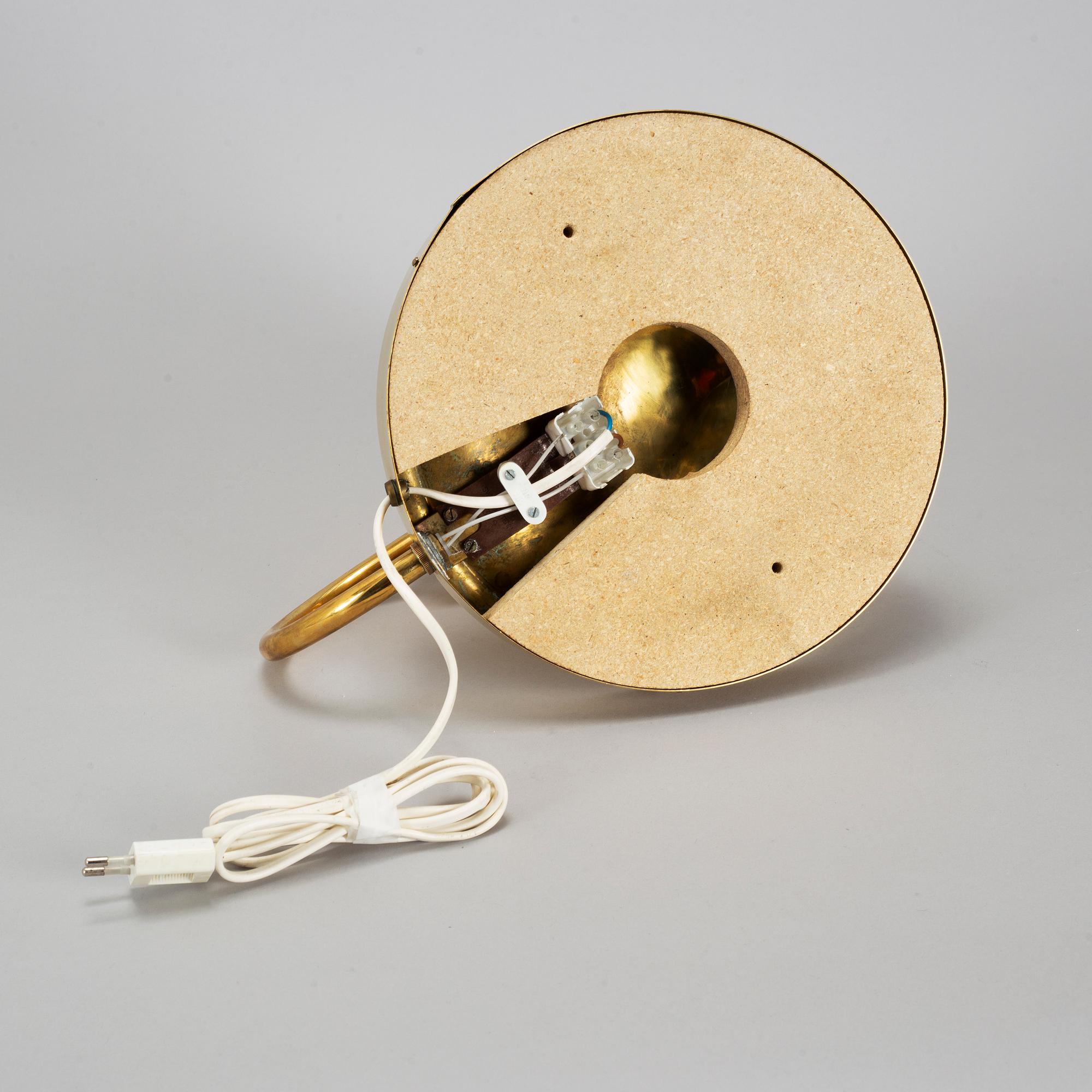 A brass wall light model 2389 by Josef Frank, Firma Svenskt Tenn.