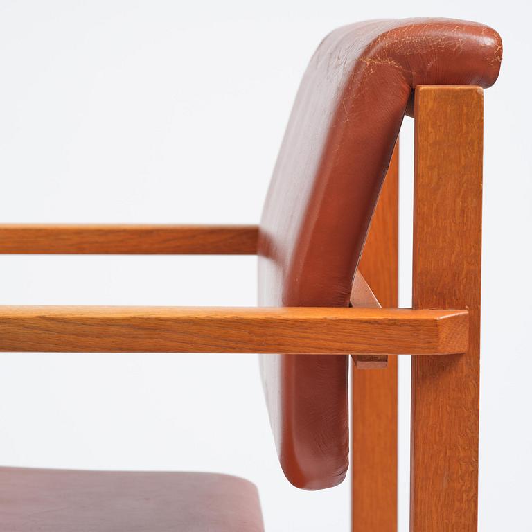 John Kandell, karmstolar, ett par, J. E. Blomqvist Möbelfabrik, Storvreta, för Tingshuset i Västervik, ca 1959.