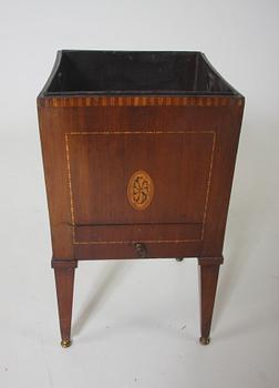 BLOMSTERLÅDA, directoire, 1800-tal.