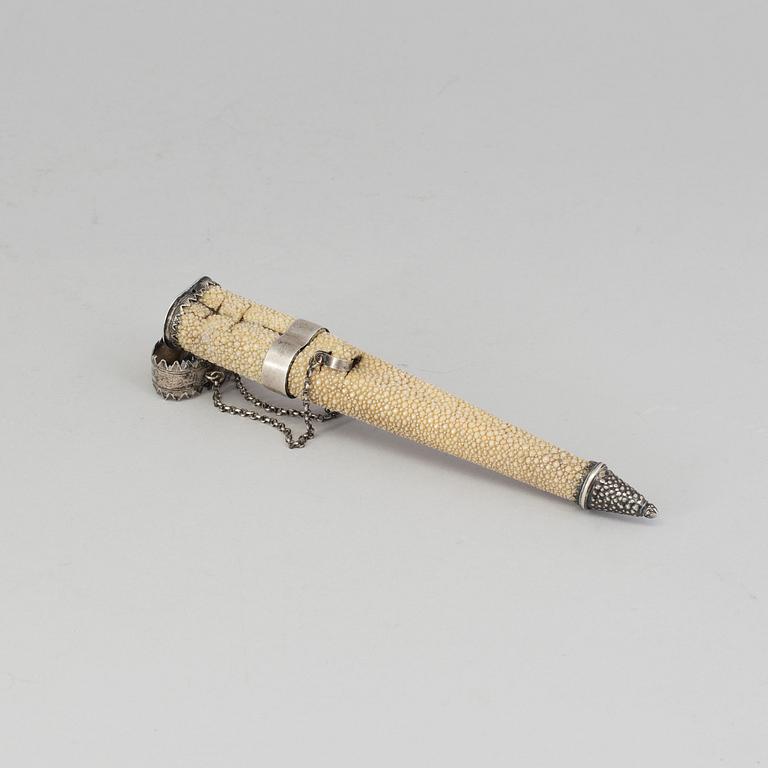 A 17th/18th century traveling cutlery set.