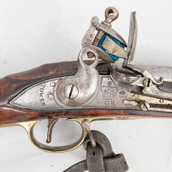 Flintlock musket, British model 1794 with bayonet, Swedish so-called subsidy rifle.