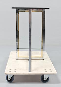 SIDEBOARD. 1900-talets fjärde kvartal.