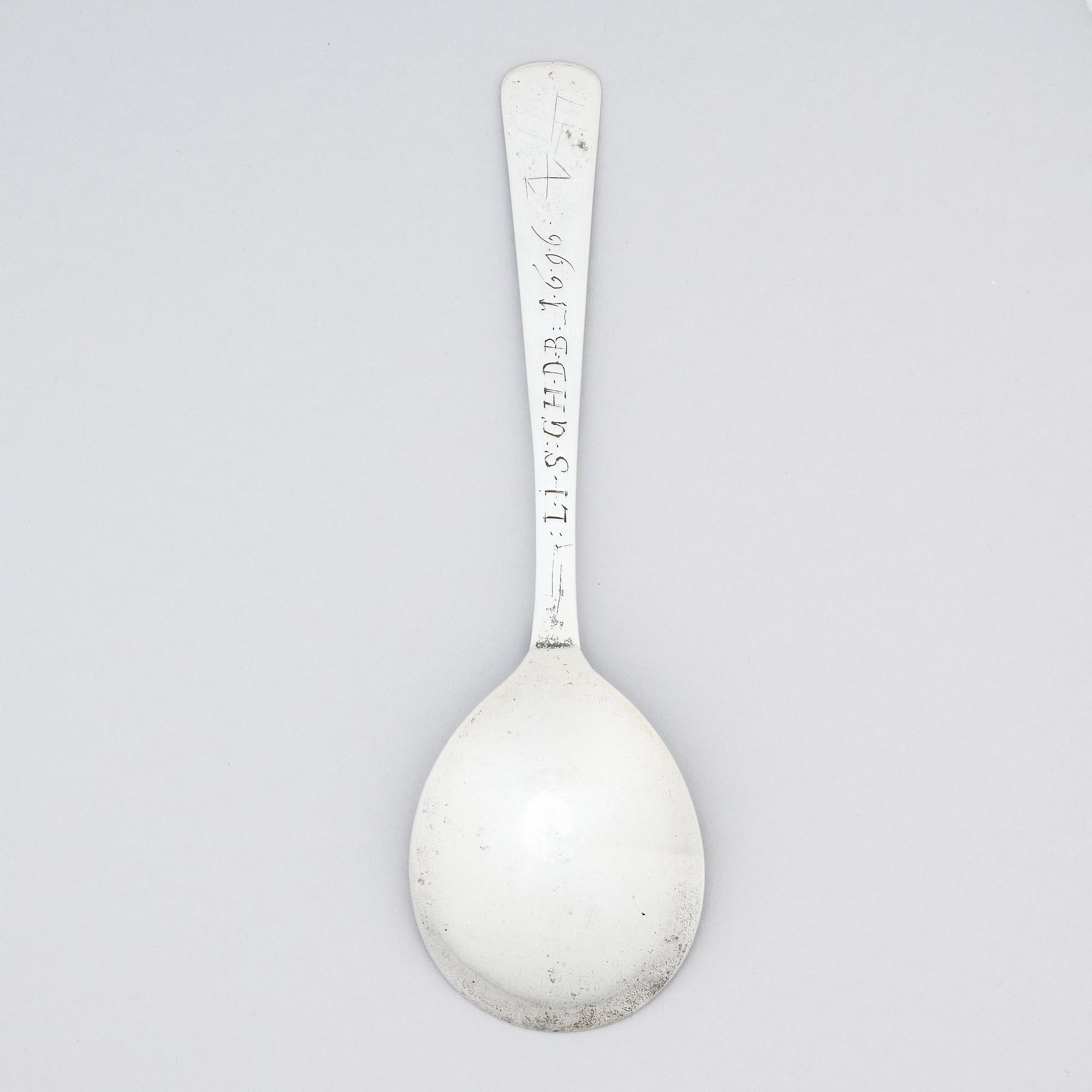 Sked, silver, sannolikt Norge, 1600-tal, ostämplad, med gravyr daterad 1696.