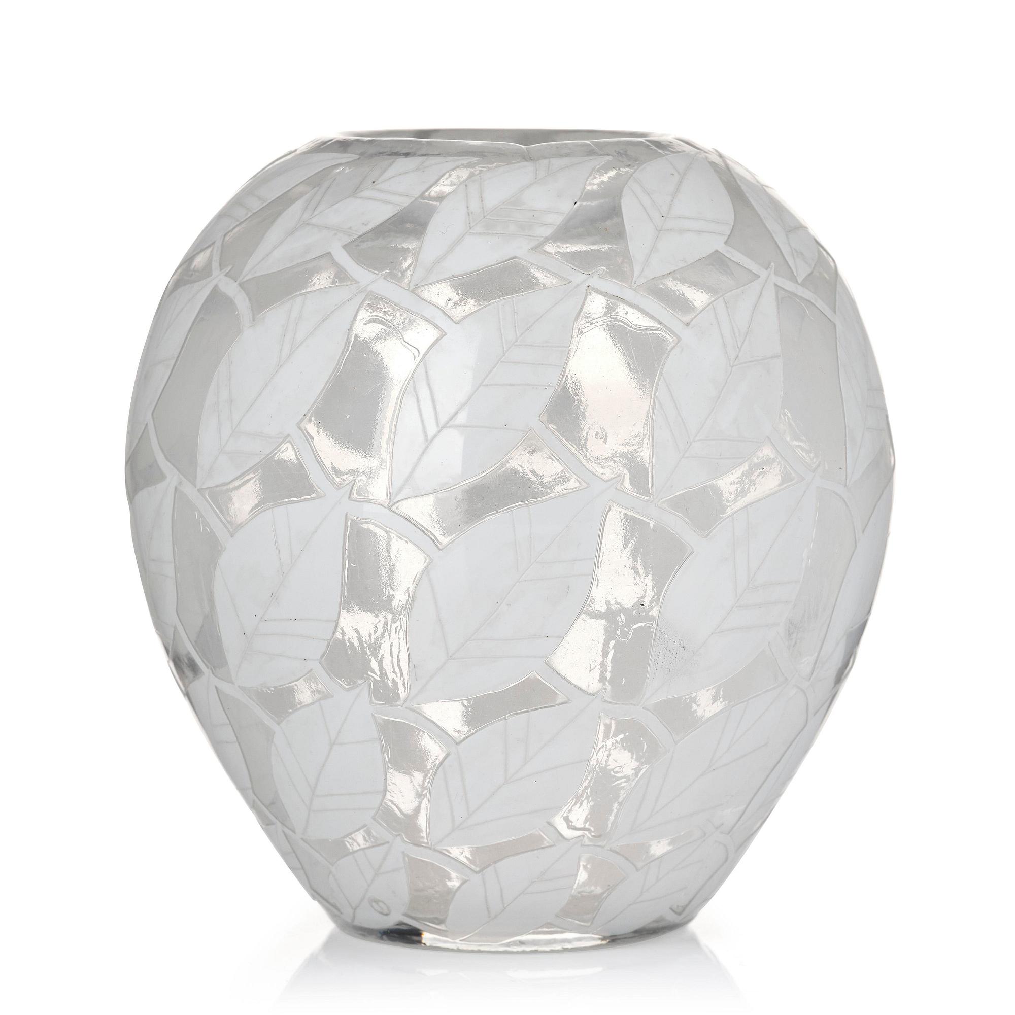 Sven Erik Skawonius, a cameo glass vase, Kosta, Sweden, 1940s, model 182.