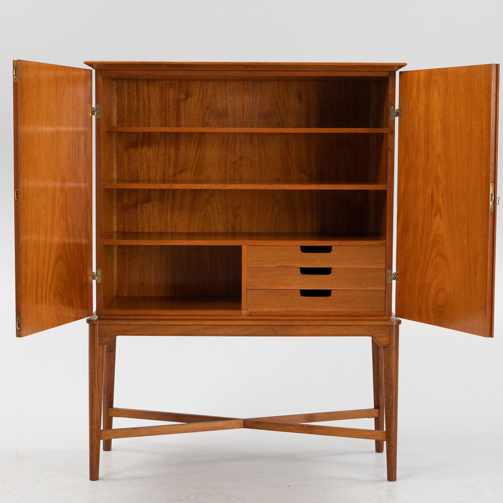 A Swedish Modern cabinet, Nils Jonsson Möbelsnickeri, Tibro, mid 20th Century.