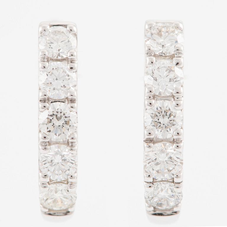 Earrings, 18K white gold set with brilliant-cut diamonds.