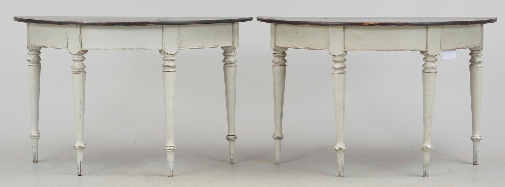 MÅNBORD, ett par, 1800-tal.