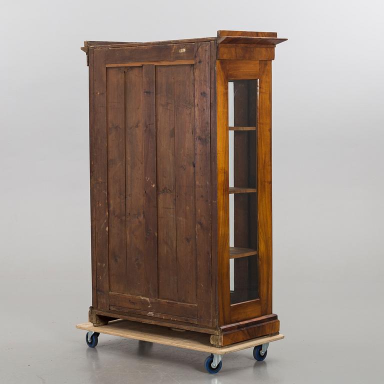 A BIEDERMEIER VITRINE.