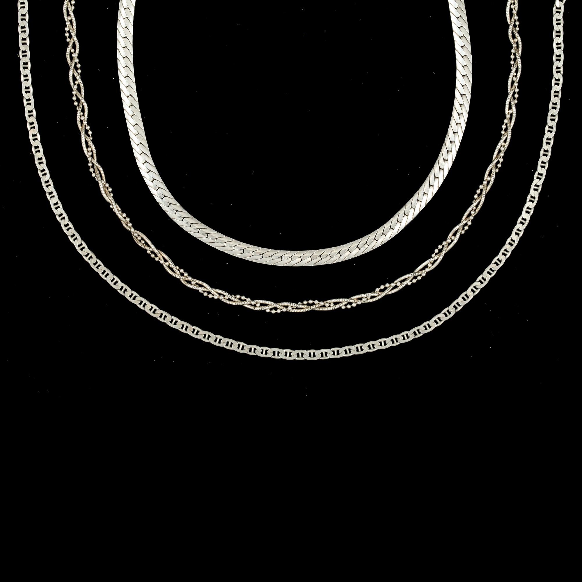 HALSKEDJOR OCH ARMBAND, 3+2st, silver. Tot vikt 71 gram.