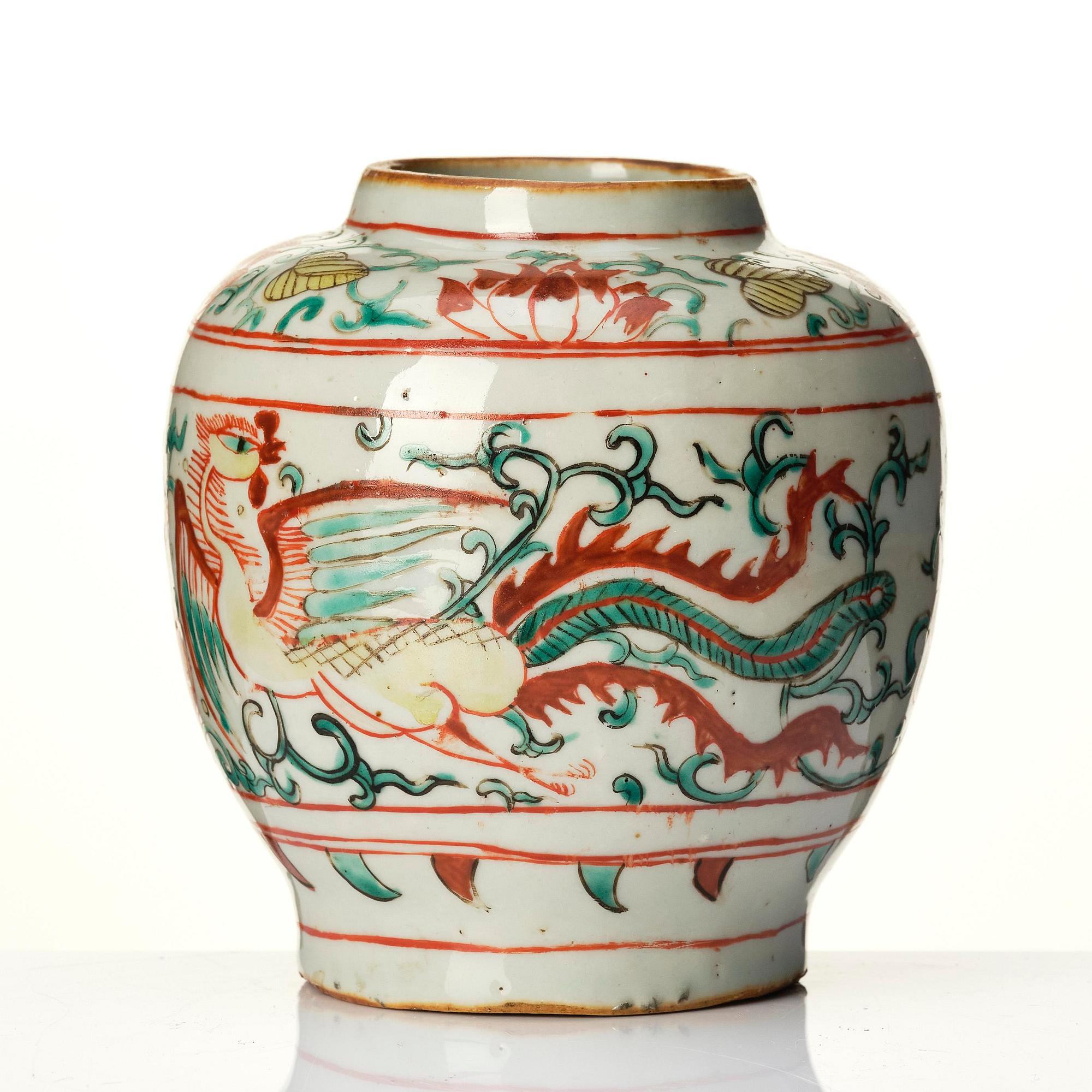 A wucai decorated phoenix jar, Transition, 17th century.