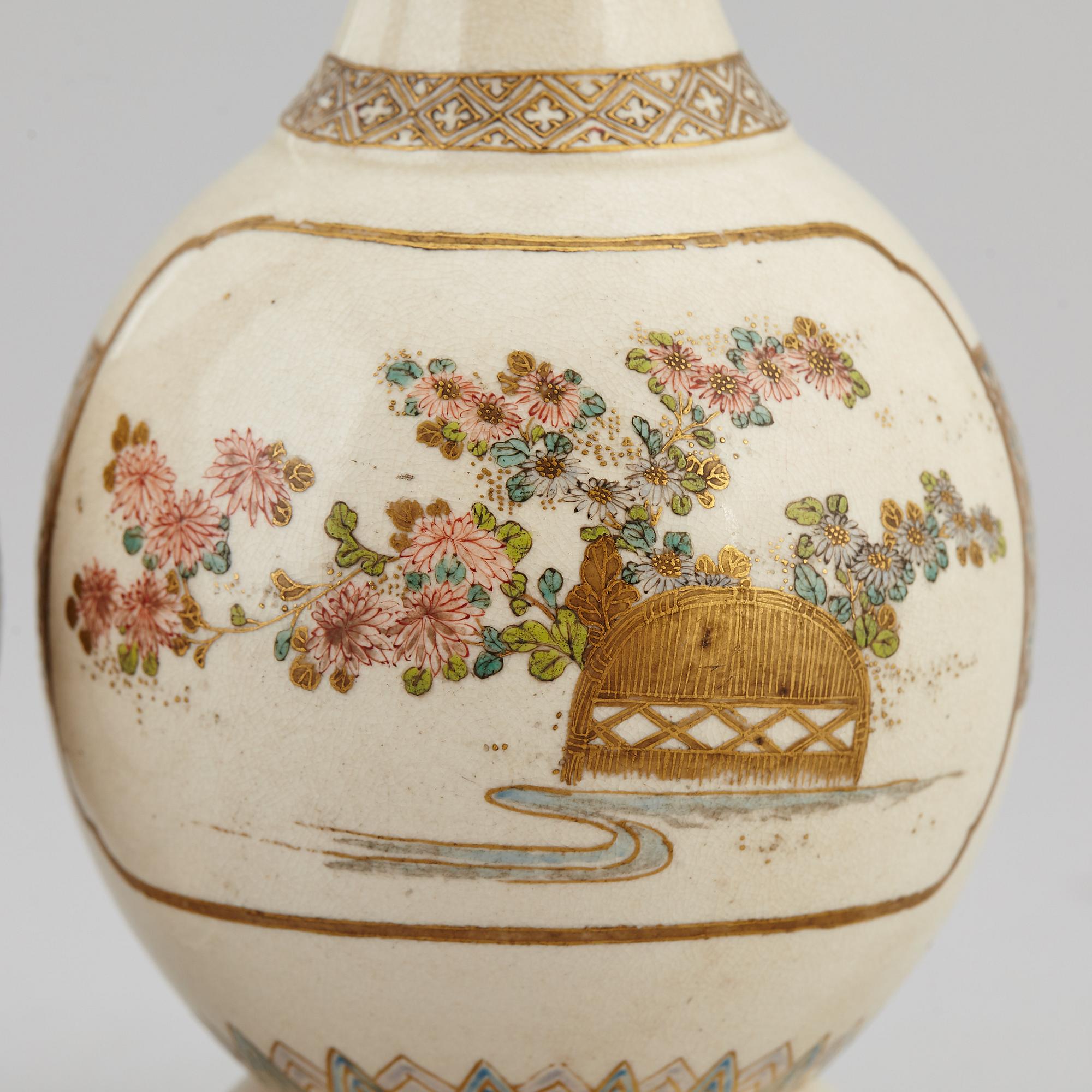 A pair of satsuma vases, Japan, Meiji (1868-1912).