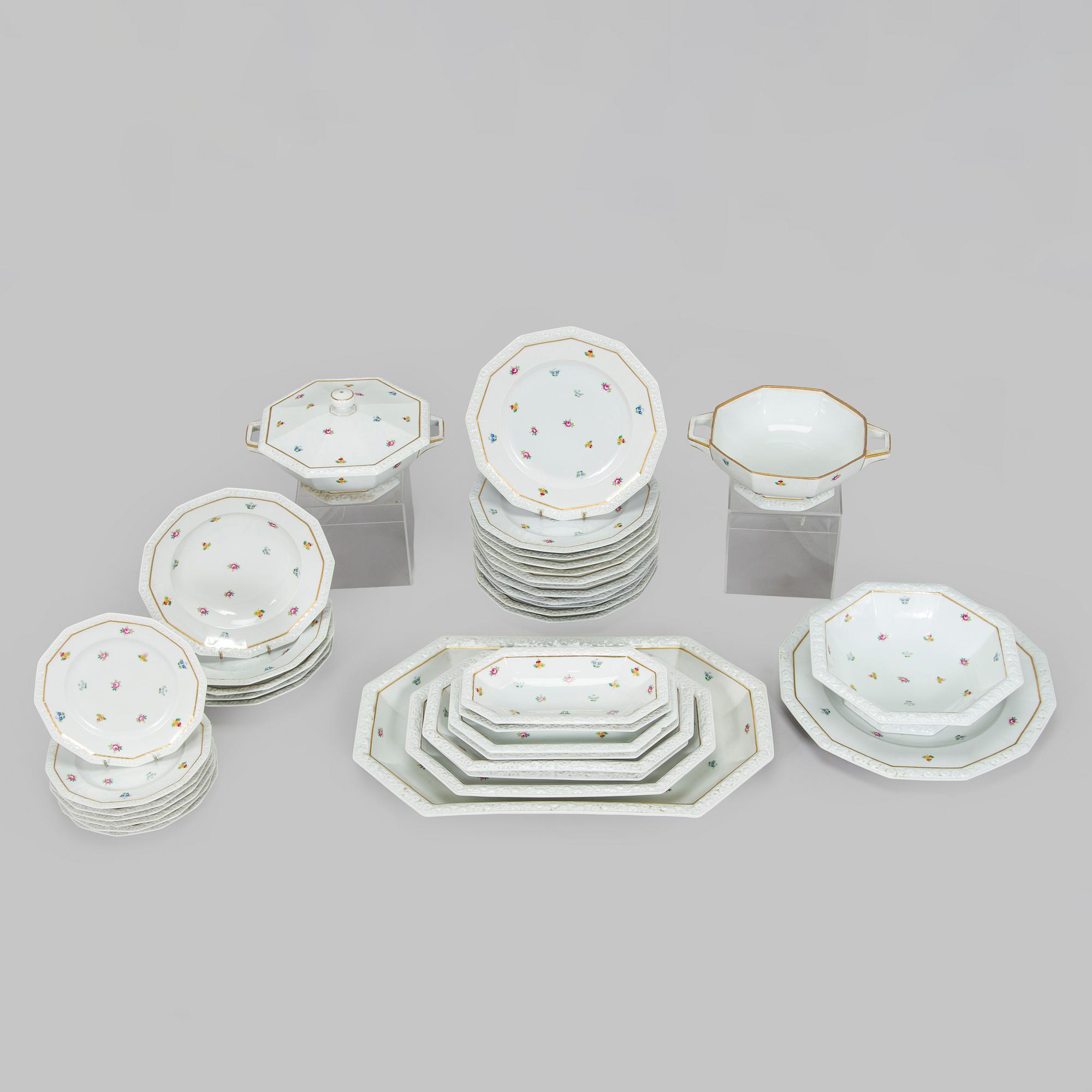 A 36-piece porcelain service 'MAria', Rosenthal Germany.