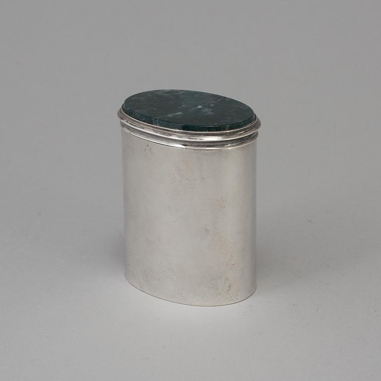 ATELIER BORGILA, burk med lock, silver 925/1000 och agat, Stockholm 1968.