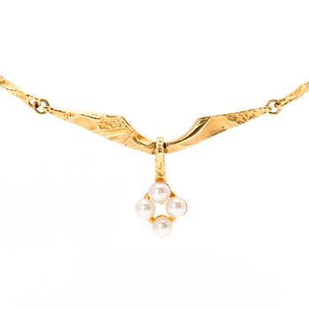 An 18K gold necklace with pearls, Lapponia 1998.