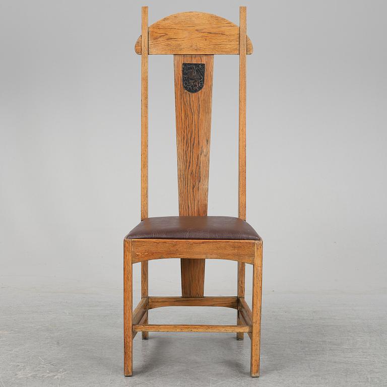 An oak art noveau chair from around year 1900.
