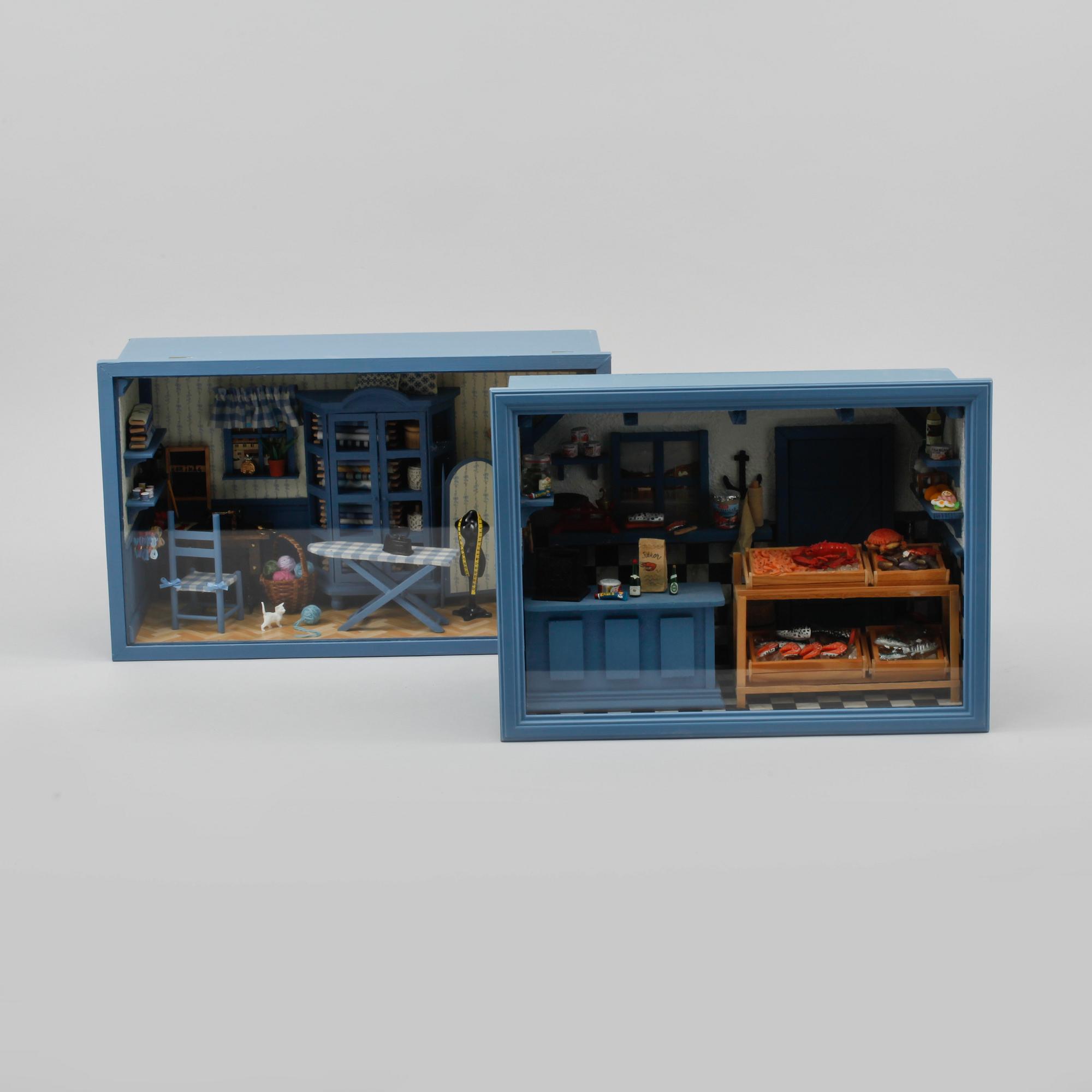 TITTSKÅP, 2 st, 1900-talets andra hälft.