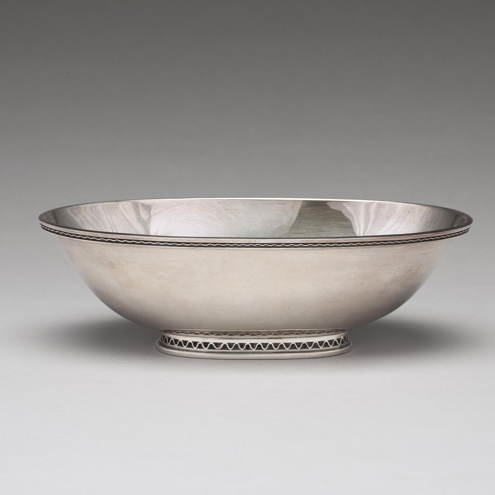 A Swedish 20th century silver bowl, mark of Eric Råström, CGR, Stockholm 1973.