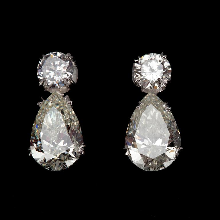 ÖRHÄNGEN, droppslipade diamanter ca 2.40 ct. J-M /Si1-I2, briljantslipade diamanter ca 0.40 ct. H/si.