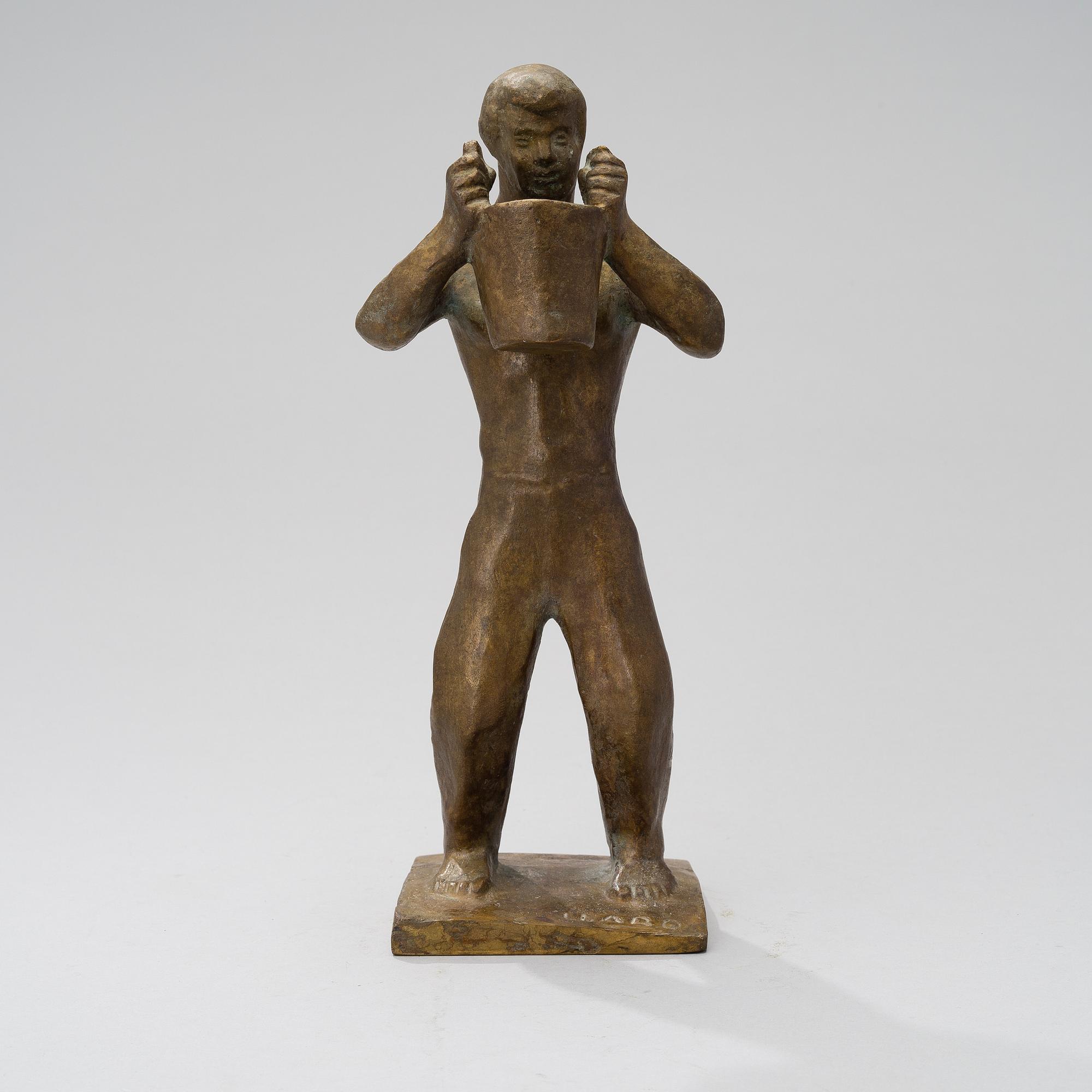 UNO ARO, SCULPTURE, bronze, signed U. Aro.
