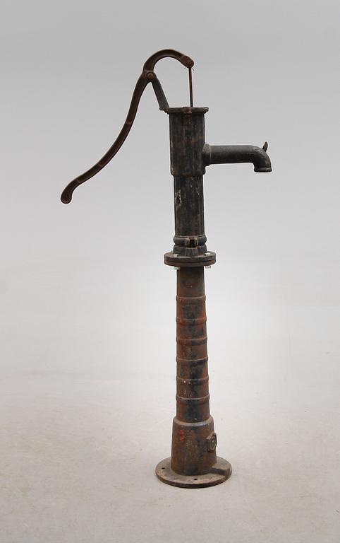 VATTENPUMP, gjutjärn, 1900-tal.