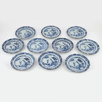 A 29-piece blue and white Chinese dinner service, Qianlong (1736-95).